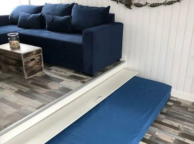 Village Island Heights * 아데제