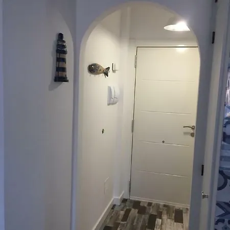 Village Island Heights Адехе